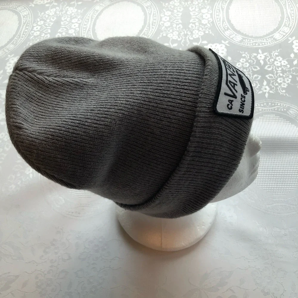 Vans Off The Wall Gray Knitted Heather Cuff Milford Patch Beanie Hat Unisex OSFM